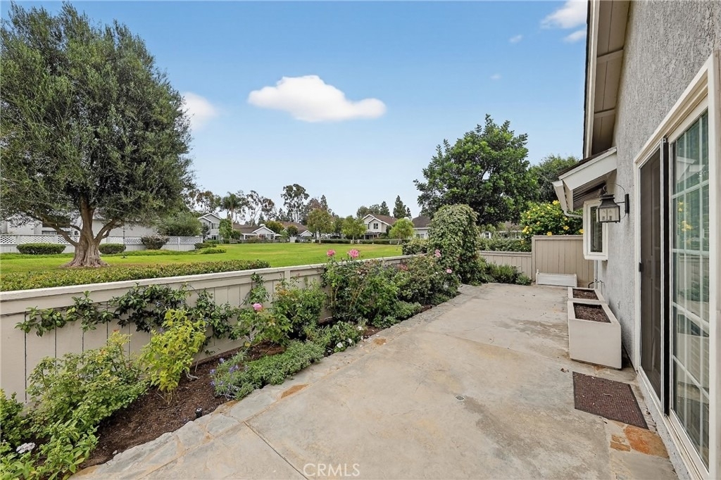 26 Lakeshore - Photo 23