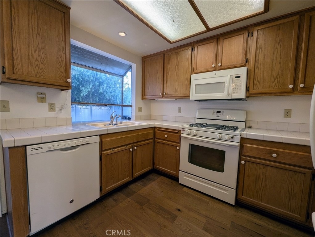 1468 Cresthaven Place - Photo 5