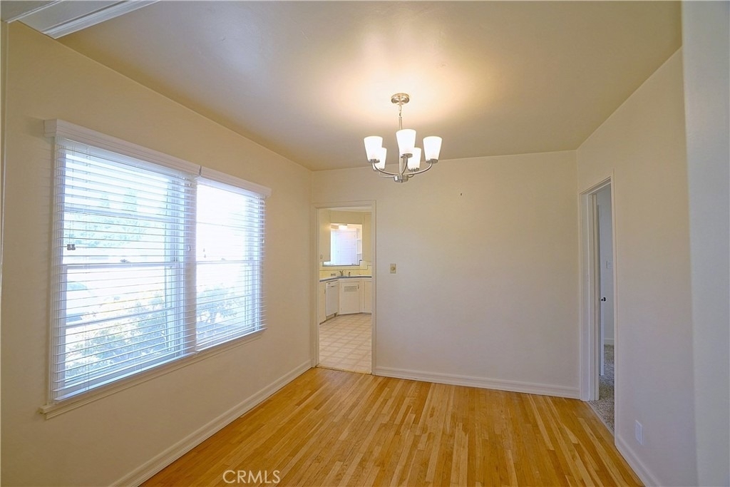 4285 Oakwood Place - Photo 3