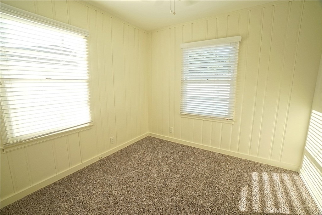 4285 Oakwood Place - Photo 8
