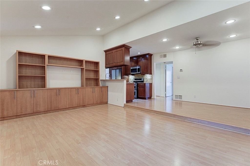 1523 E Windsor - Photo 3