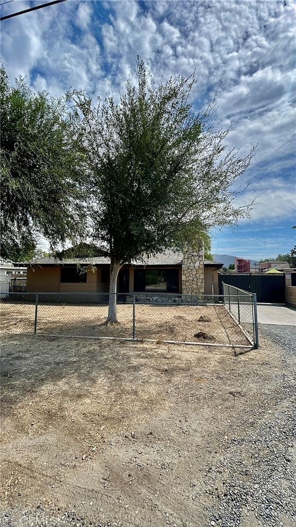 3961 Center - Photo 2