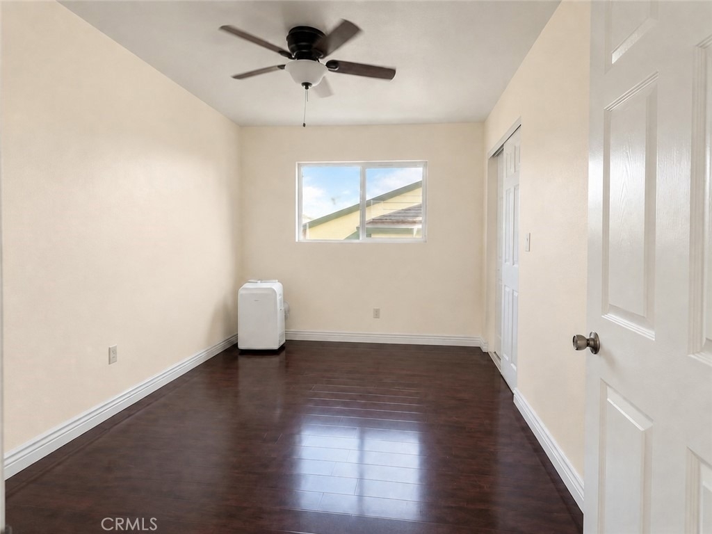 2533 Commodore Street - Photo 4