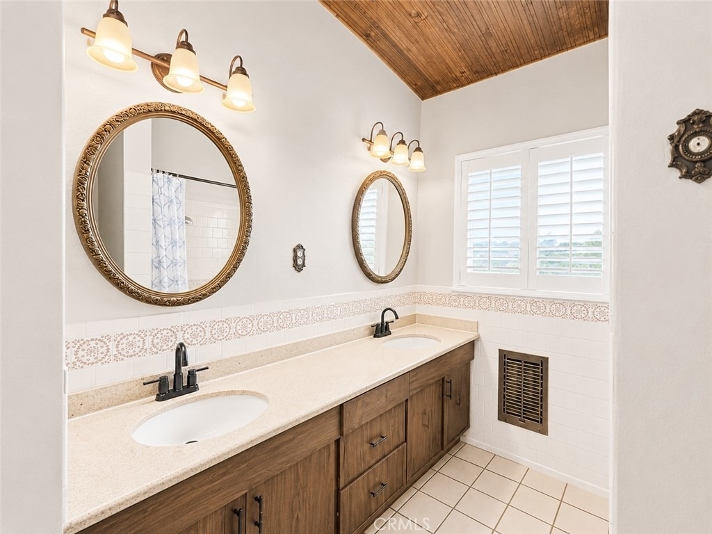 2025 E Idahome Street - Photo 13