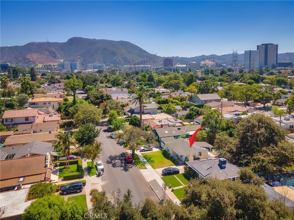 431 N Fairview Street - Photo 40