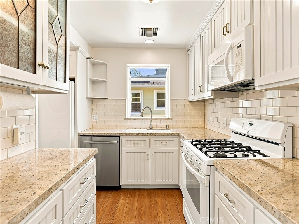431 N Fairview Street - Photo 2