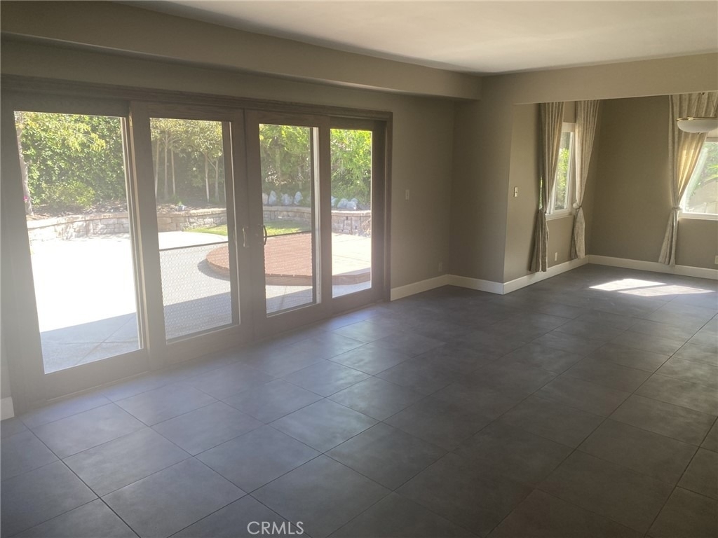 433 W Northridge Avenue - Photo 6