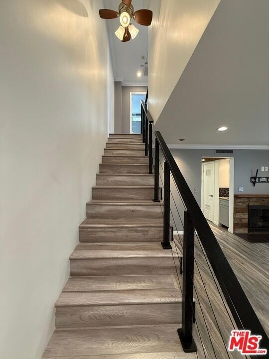 1043 Thompson Avenue - Photo 10