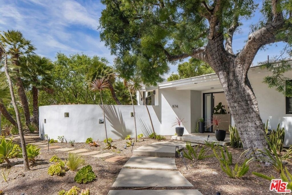 874 N Norman Place - Photo 2
