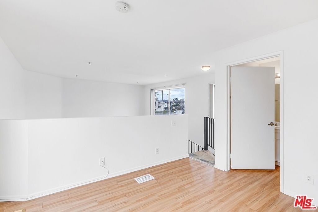 1616 Brockton Avenue - Photo 11