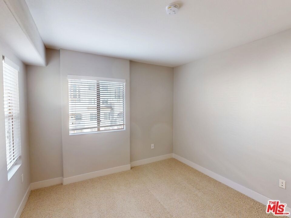 1041 Glendon Avenue - Photo 6