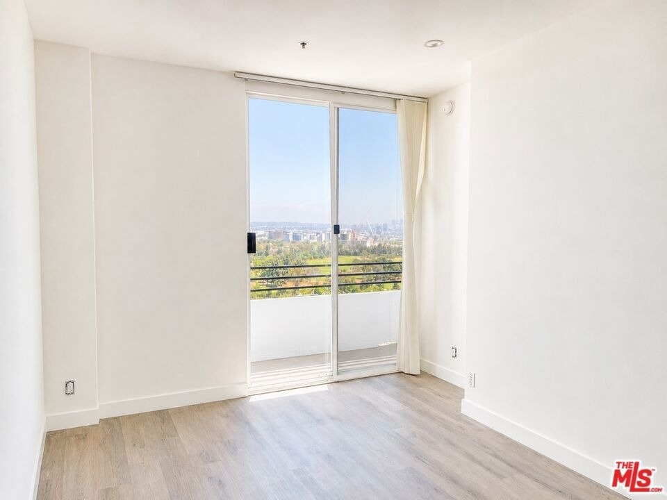 10390 Wilshire Boulevard - Photo 11