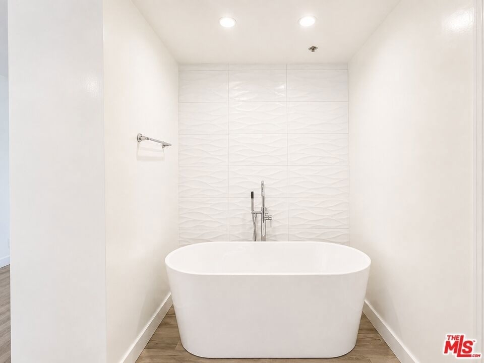 10390 Wilshire Boulevard - Photo 10