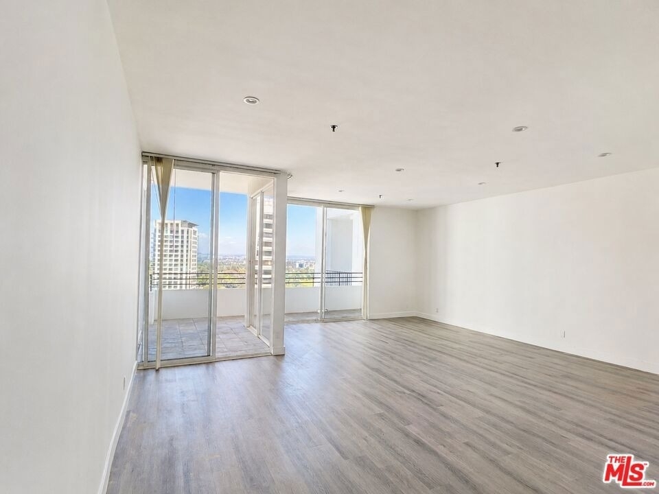 10390 Wilshire Boulevard - Photo 6