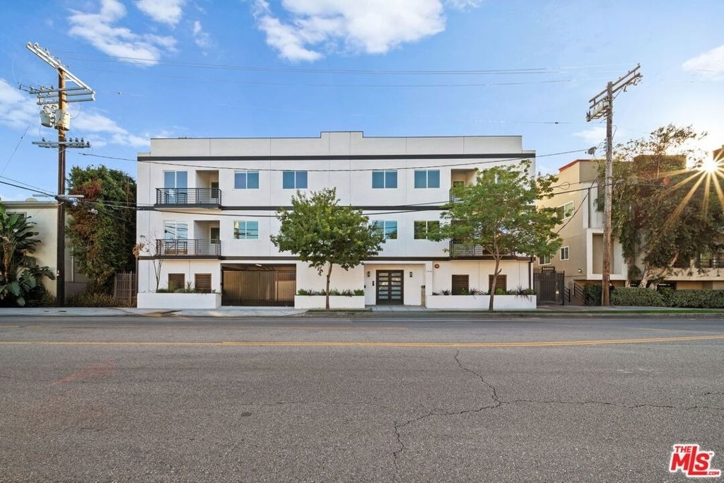 13846 Moorpark Street - Photo 0