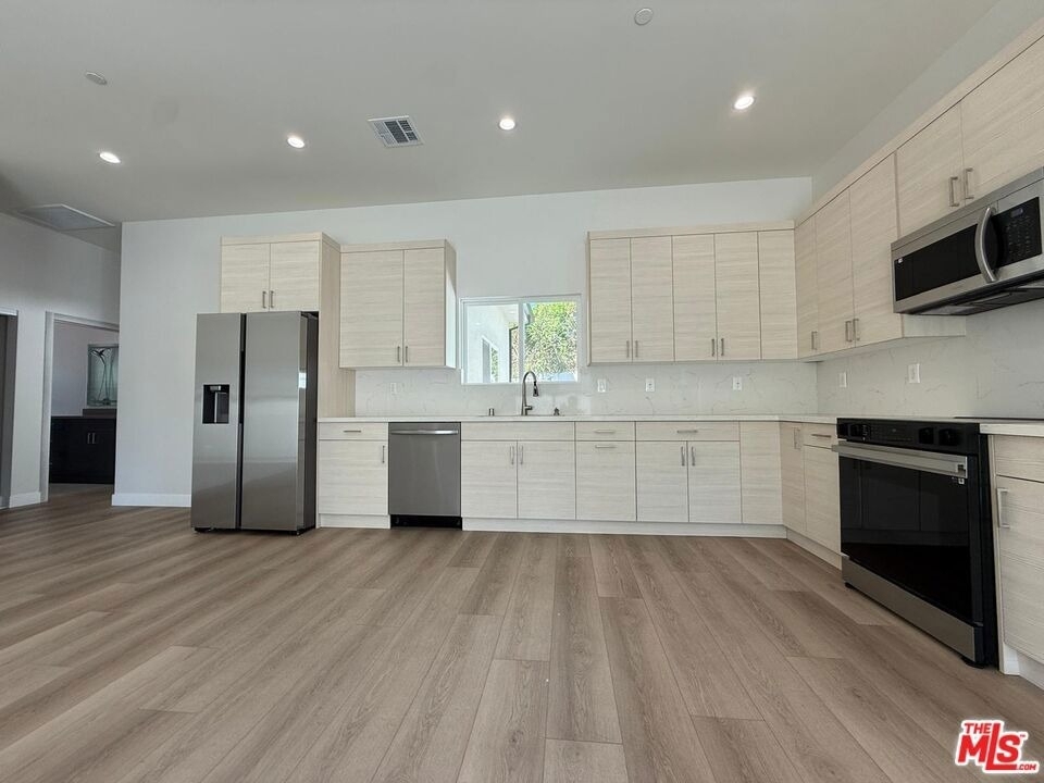 15830 1/2 Blackhawk Street - Photo 7