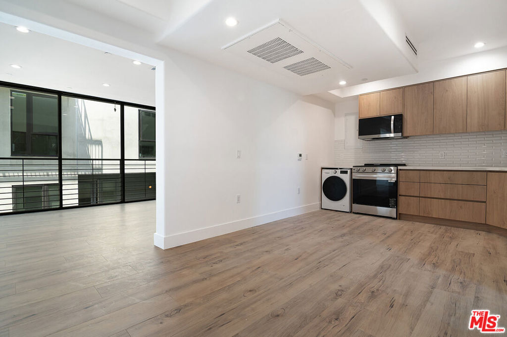 1236 N Fairfax Avenue - Photo 7