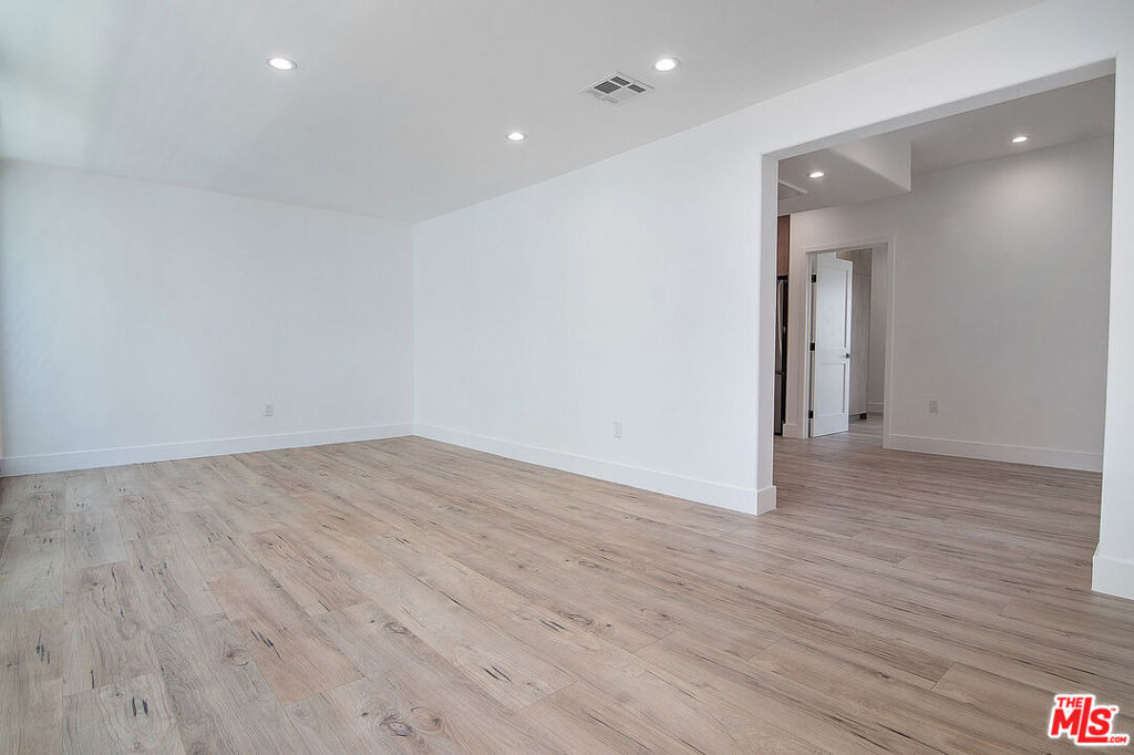 1236 N Fairfax Avenue - Photo 5