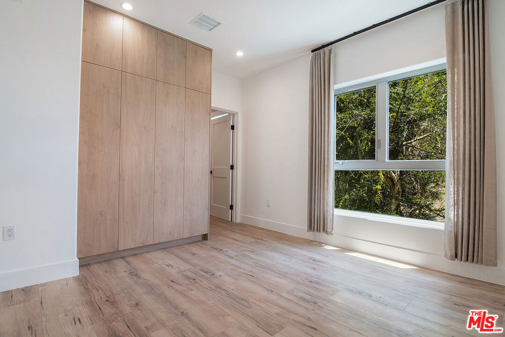 1236 N Fairfax Avenue - Photo 13