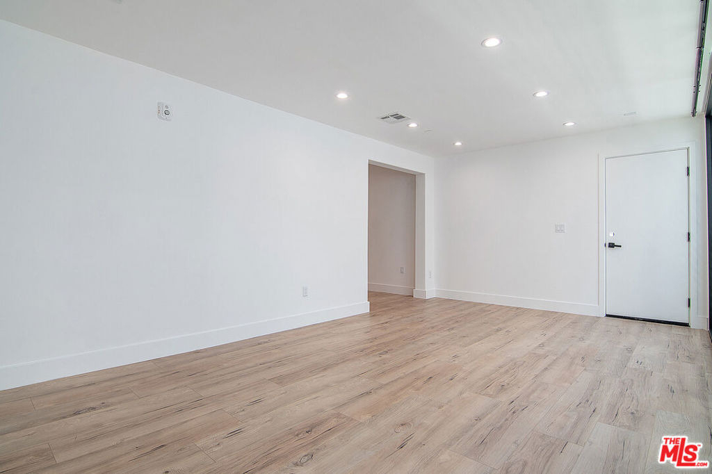 1236 N Fairfax Avenue - Photo 6