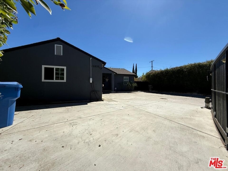15830 Blackhawk Street - Photo 27