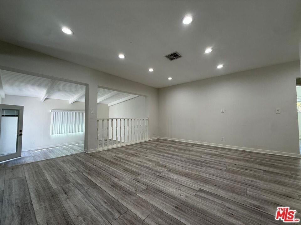 15830 Blackhawk Street - Photo 4