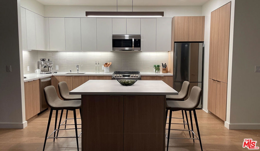 11750 Wilshire Boulevard - Photo 4