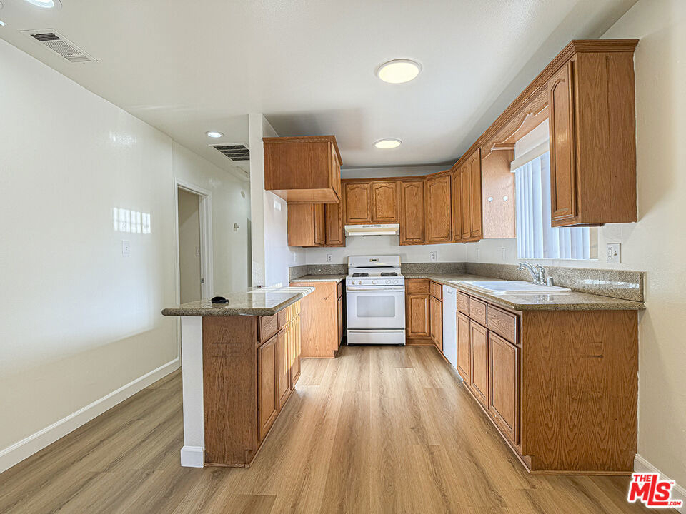 1555 204th Street - Photo 8