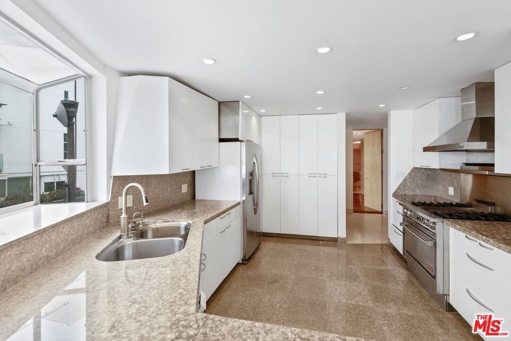 6 Eastwind Street - Photo 8