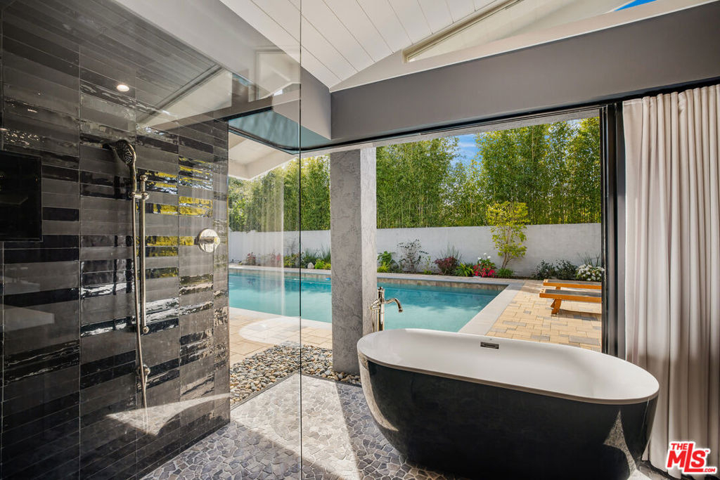 8400 Mulholland Drive - Photo 5