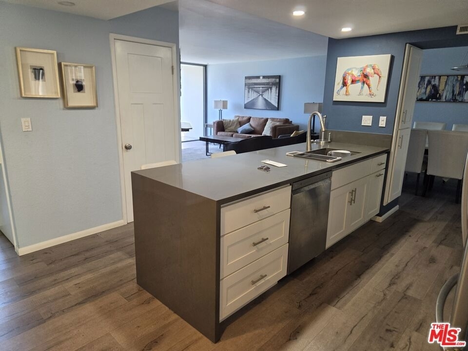 600 W 9th Street - Photo 3