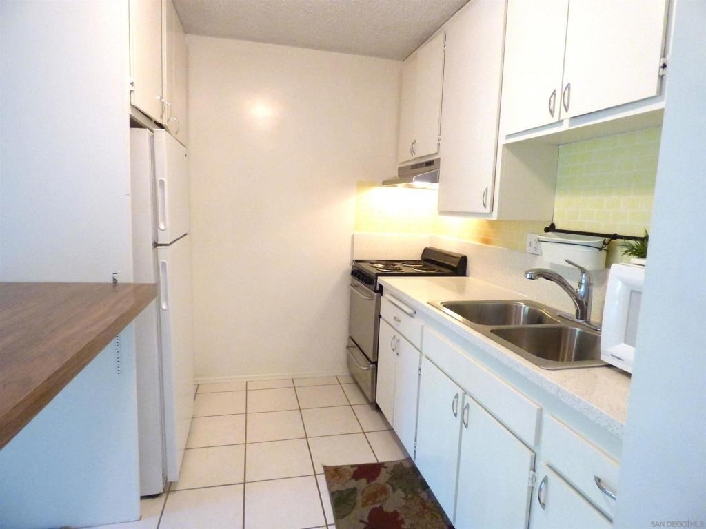 1645 Emerald Street - Photo 11