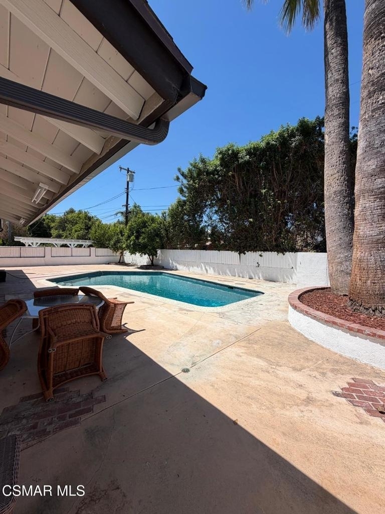 23723 Oxnard Street - Photo 20