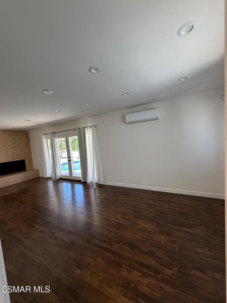 23723 Oxnard Street - Photo 5