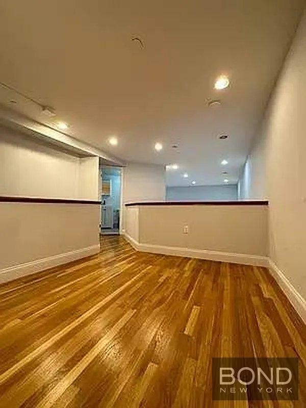 West 85th Street - Photo 9
