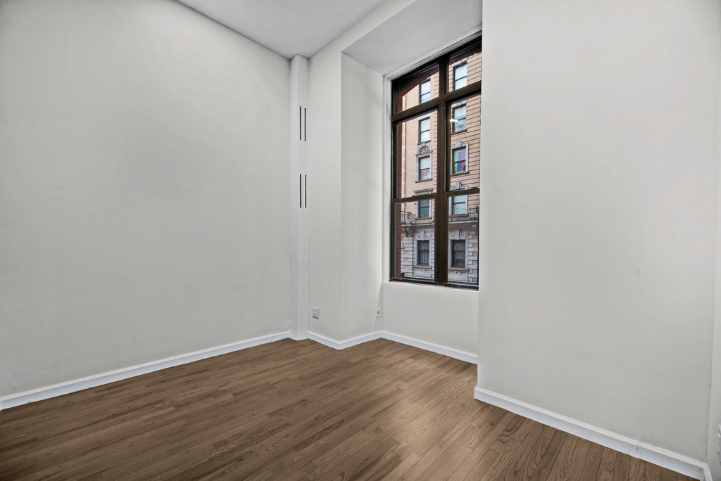 Madison Avenue - Photo 3