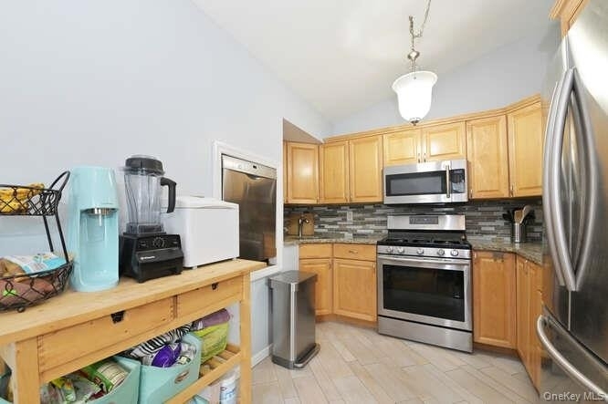 10 Pickwick Drive S - Photo 5