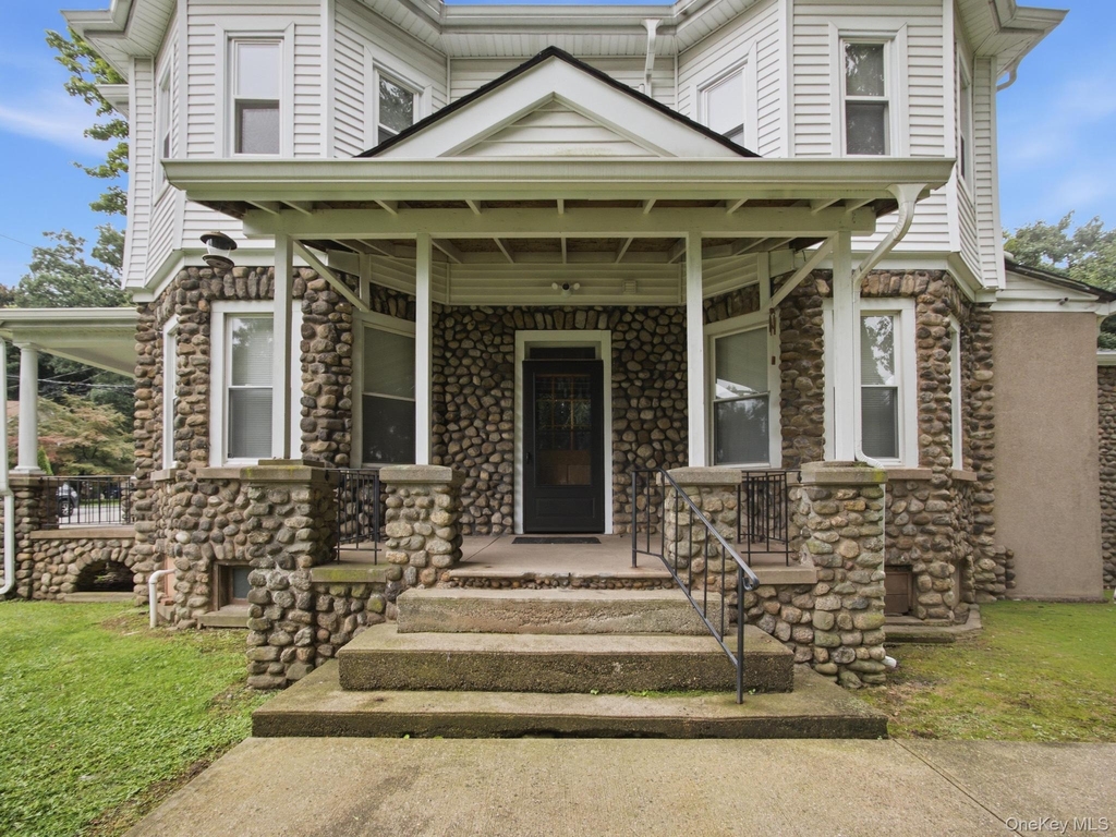 9 Cottage Avenue - Photo 0