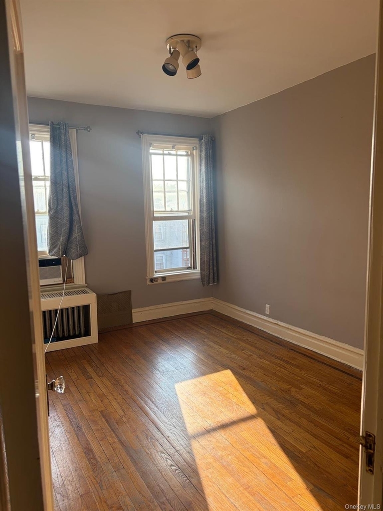 3134 79th Street - Photo 3