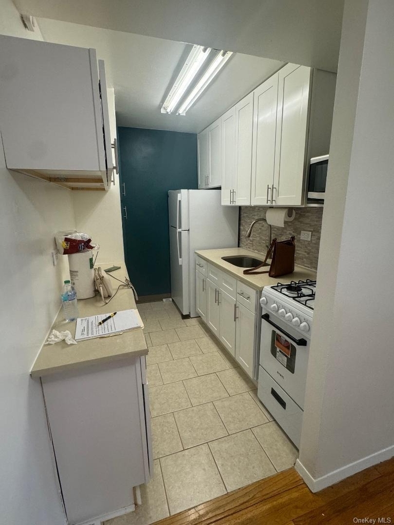 84-10 153rd Avenue - Photo 4