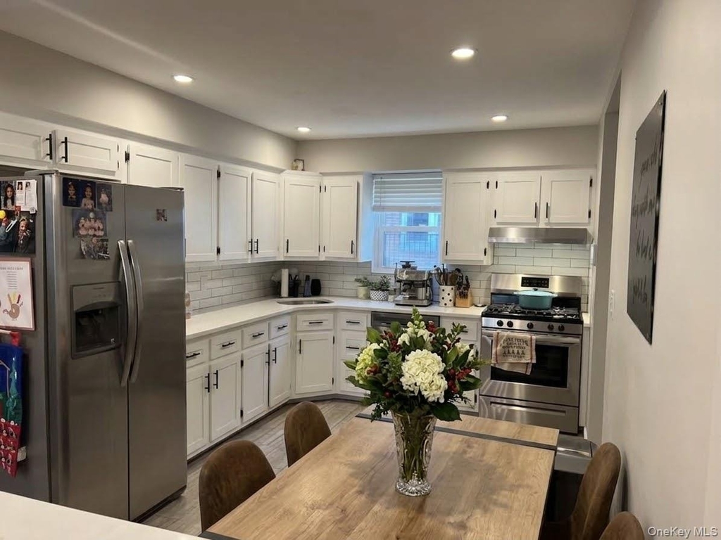 31 Roosevelt Place - Photo 4