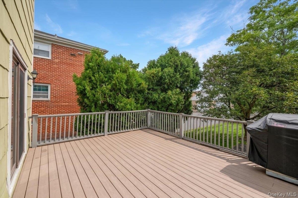 284 Park Avenue - Photo 2