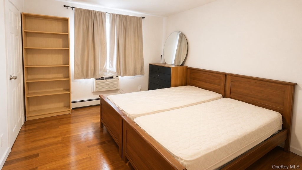 14477 Roosevelt Avenue - Photo 4