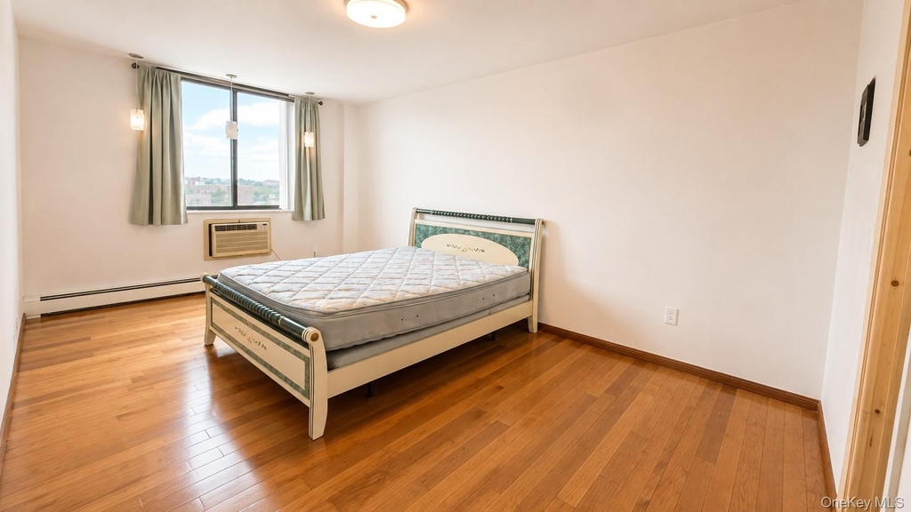 14477 Roosevelt Avenue - Photo 5