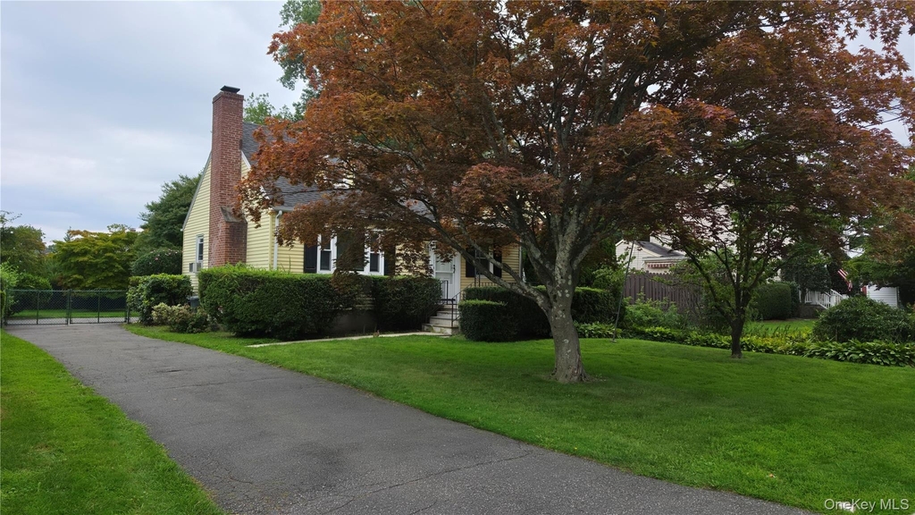 27 Haines Boulevard - Photo 1