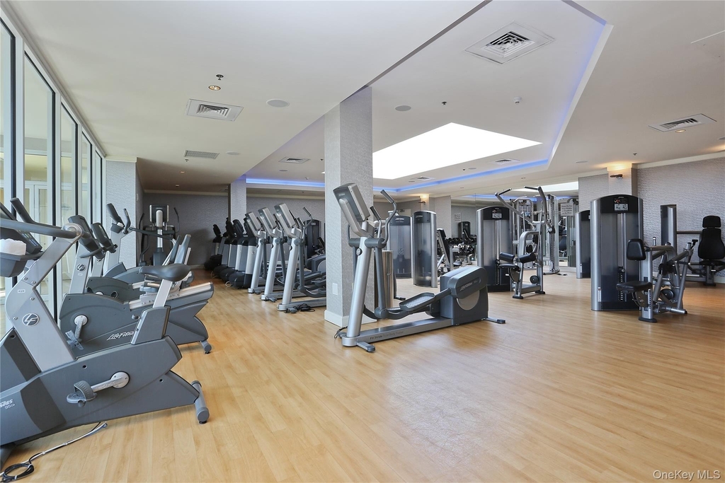 1 Renaissance Square - Photo 19