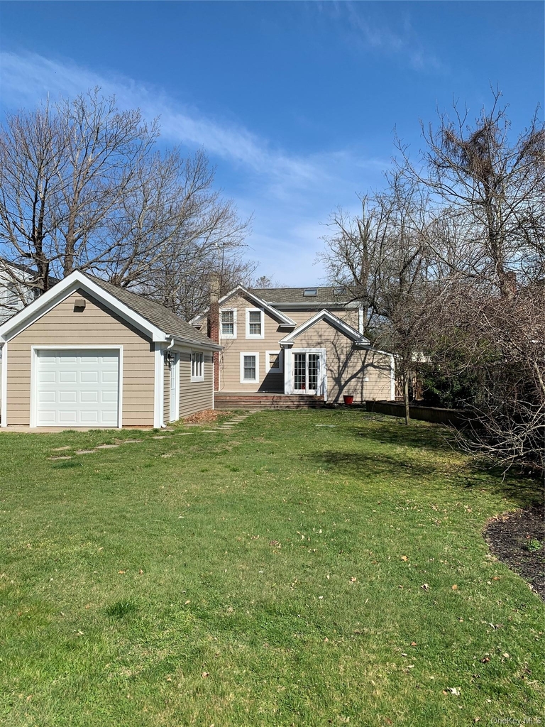 74 Tyler Avenue - Photo 2