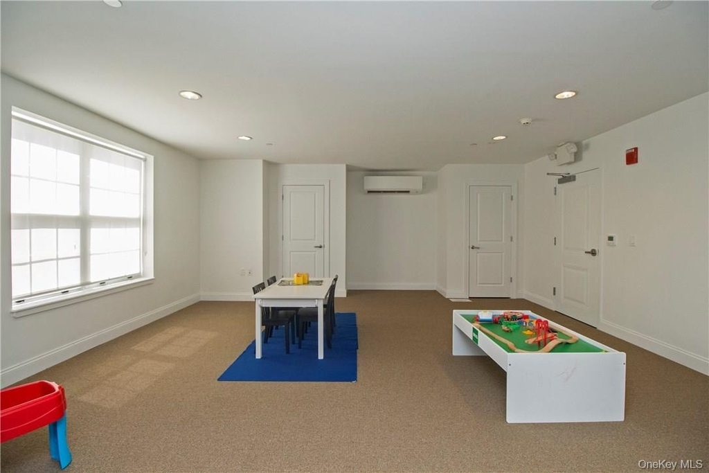 10 Byron Place - Photo 7
