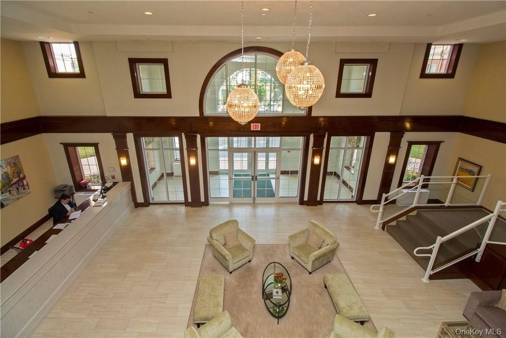 10 Byron Place - Photo 2