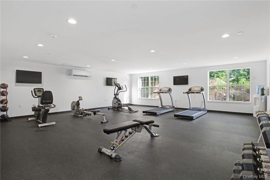 10 Byron Place - Photo 8